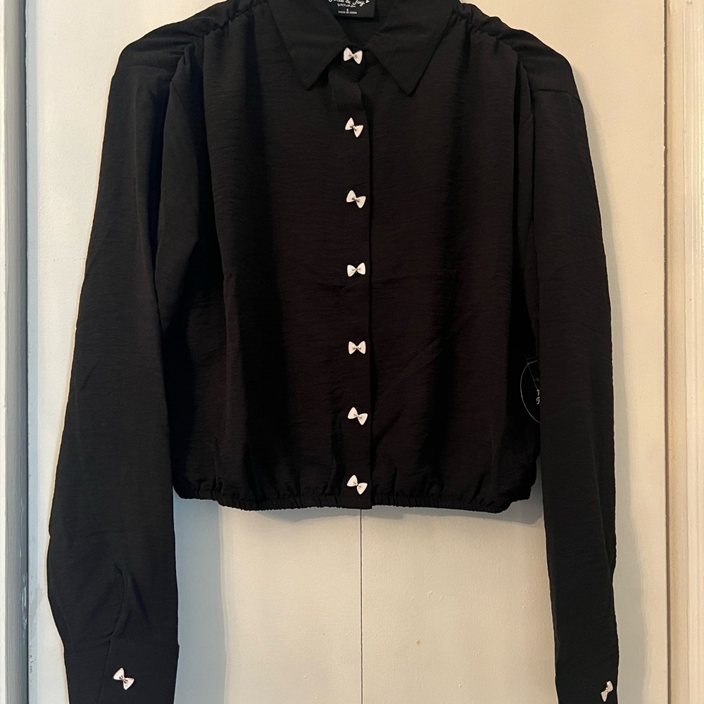 Black buttoned cropped collared blouse with bows NWT